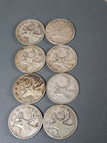 LOT OF EIGHT 1940s CANADIAN SILVER QUARTERS, 80% SILVER - thumbnail 2 of 4
