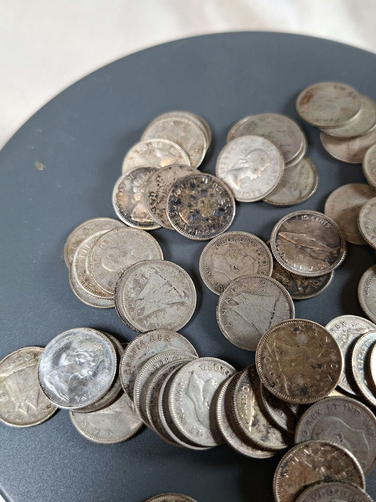 LOT OF 59 CANADIAN SILVER DIMES, 135 GRAMS - image 4 of 6