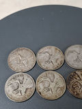 LOT OF EIGHT 1940s CANADIAN SILVER QUARTERS, 80% SILVER - thumbnail 3 of 4