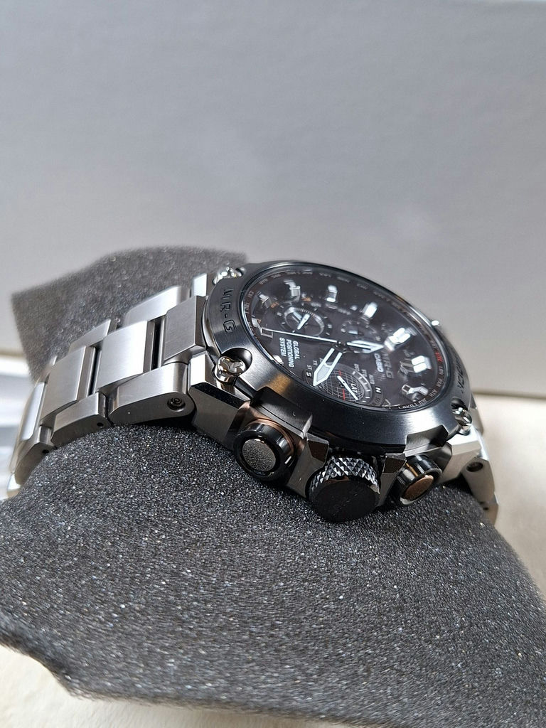 Casio G-SHOCK MRG-G1000-1AJR Wristwatch with Box and Manuals, EXCELLENT WATCH - image 4 of 11