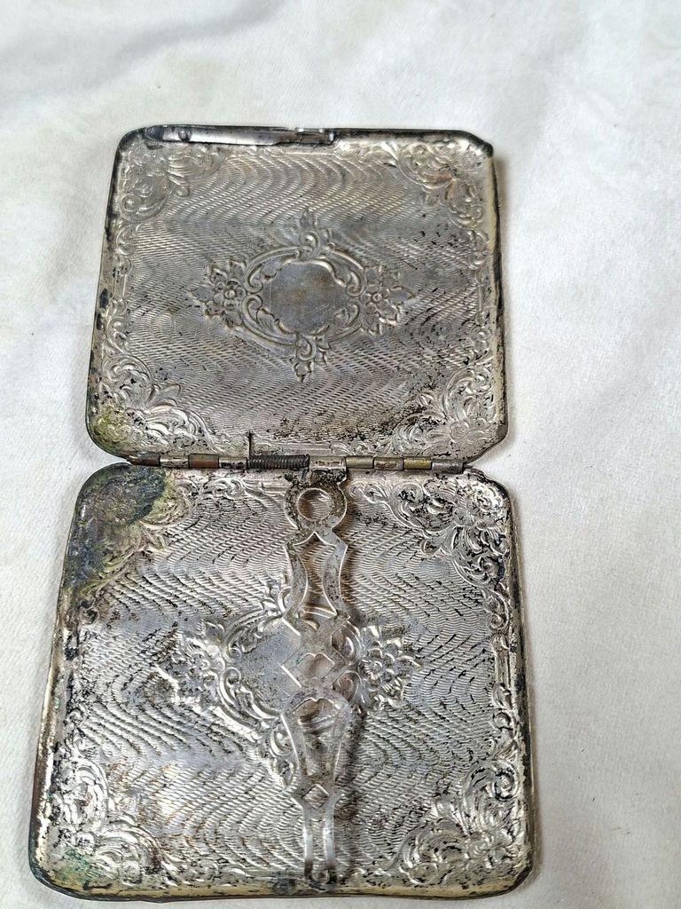 German SILVER 69 GRAMS, Engraved Compact Case, 80% Silver - image 4 of 5
