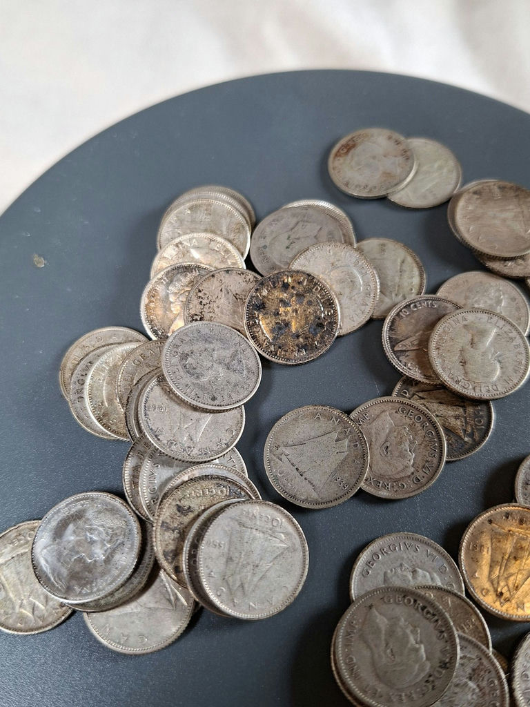 LOT OF 59 CANADIAN SILVER DIMES, 135 GRAMS - image 6 of 6