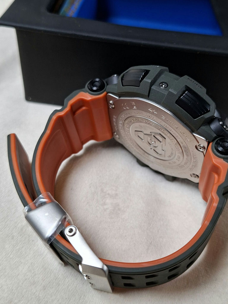 Casio G-SHOCK Gravity Master GPW-2000 With Carbon Fiber Belt From Japan ( Box Not Original To Watch) - image 5 of 9