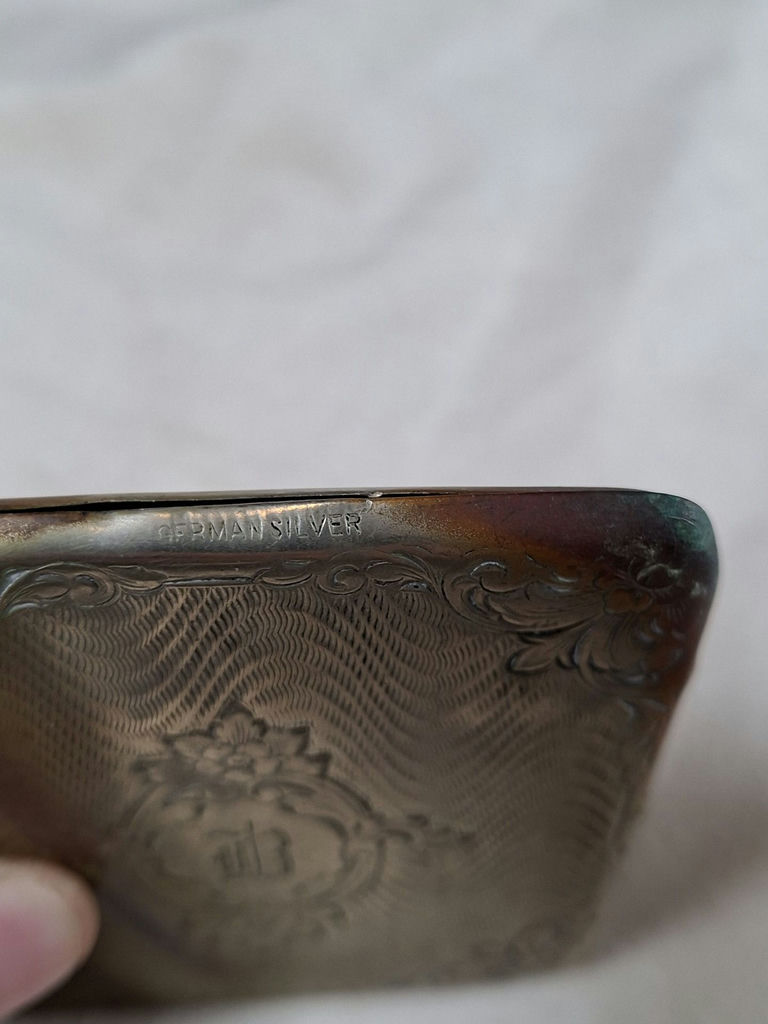 German SILVER 69 GRAMS, Engraved Compact Case, 80% Silver - image 5 of 5