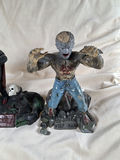 1982 UNIVERSAL PICTURES AURORA PLASTICS CORP Dracula and The Wolf Man Monster Figurines - thumbnail 3 of 6