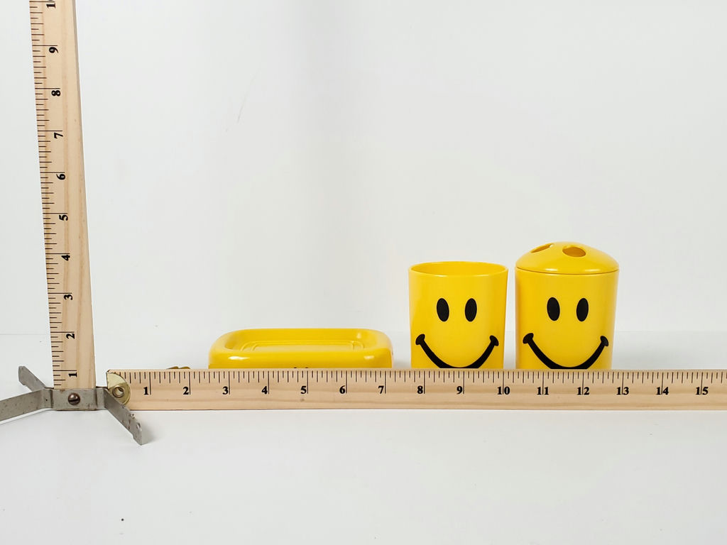 Vintage Yellow Plastic Smiley Face 3 Piece Bathroom Accessory Vanity Set - image 7 of 7