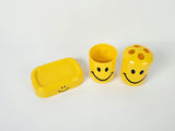 Vintage Yellow Plastic Smiley Face 3 Piece Bathroom Accessory Vanity Set - thumbnail 2 of 7