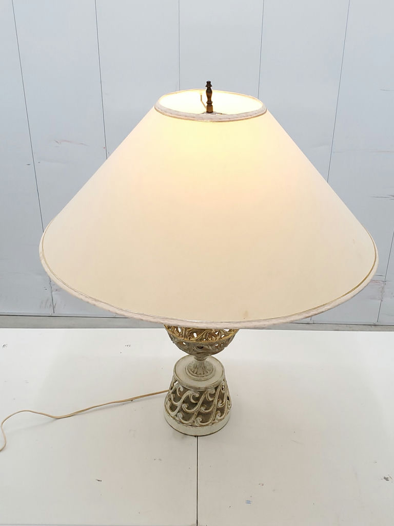 Vintage Hollywood Regency Filigree Off White Metal Table Lamp - image 2 of 11