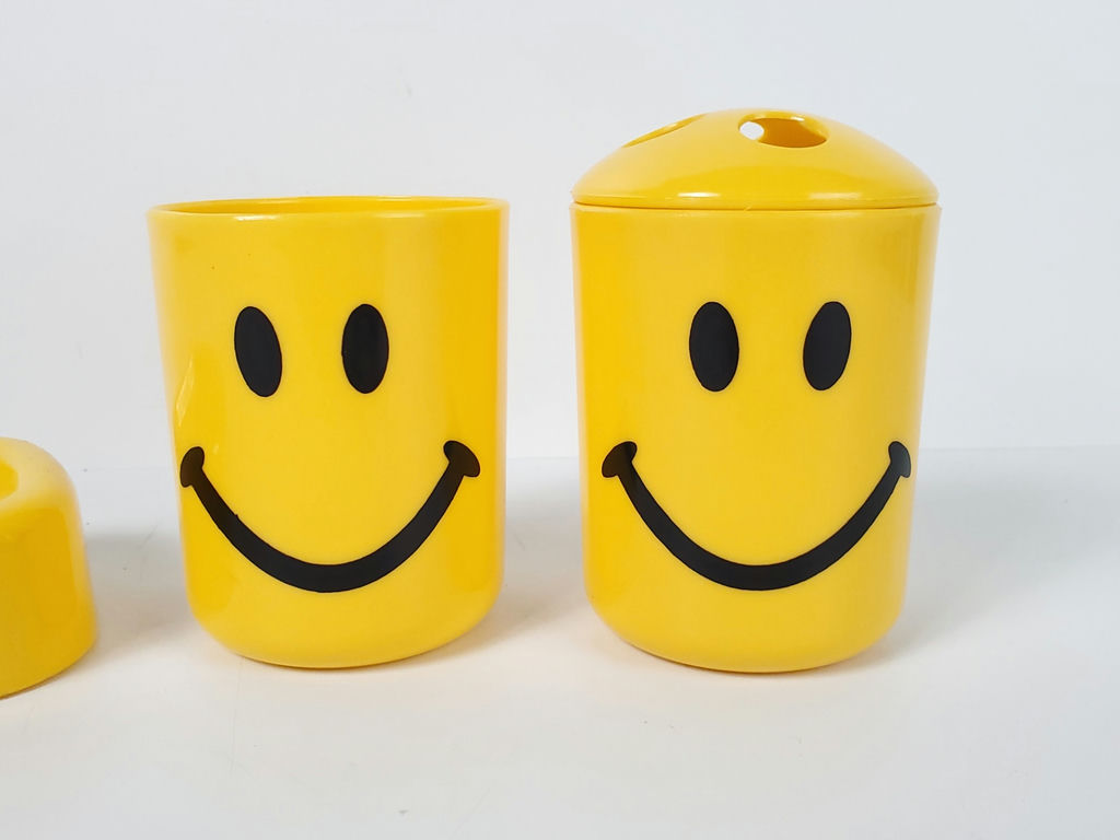 Vintage Yellow Plastic Smiley Face 3 Piece Bathroom Accessory Vanity Set - image 4 of 7