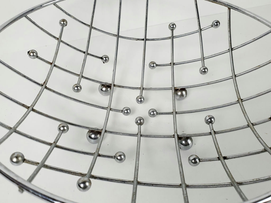 Vintage Mid-Century Atomic Chrome Wire Mesh Fruit Basket Bowl - image 4 of 9