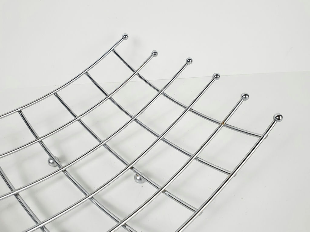 Vintage Mid-Century Atomic Chrome Wire Grid Fruit Basket Centerpiece - image 4 of 9