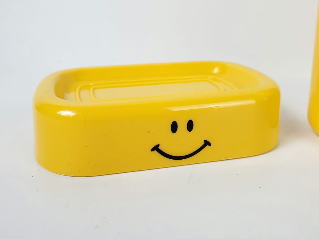 Vintage Yellow Plastic Smiley Face 3 Piece Bathroom Accessory Vanity Set - image 5 of 7