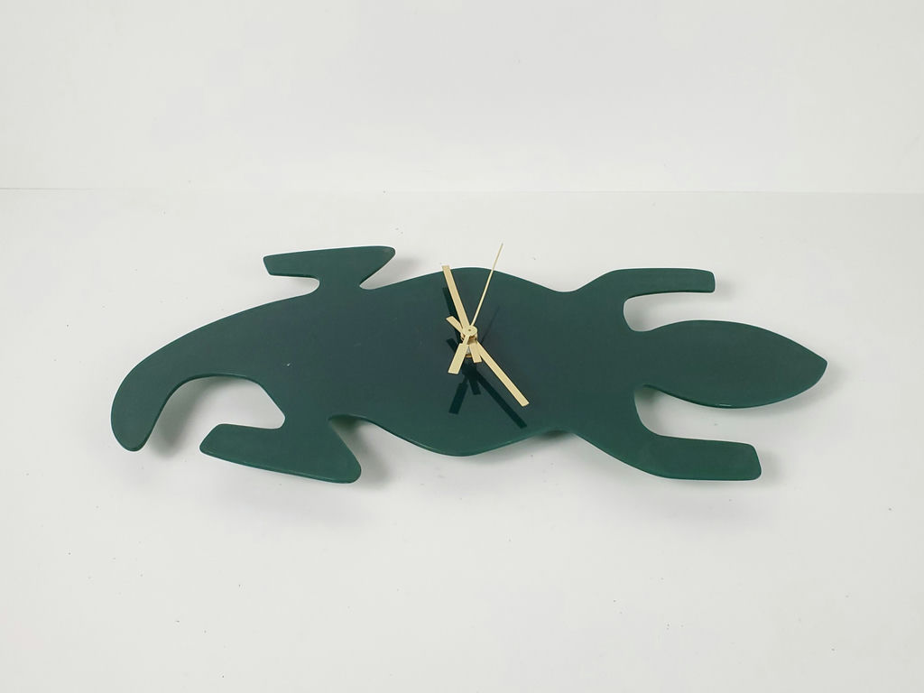 Modernist Green Metal Lizard Figural Wall Clock Abstract Gecko Decor - image 3 of 7