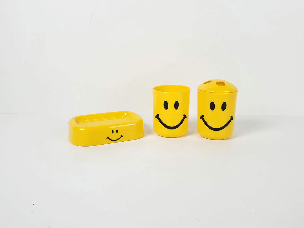 Vintage Yellow Plastic Smiley Face 3 Piece Bathroom Accessory Vanity Set - image 1 of 7