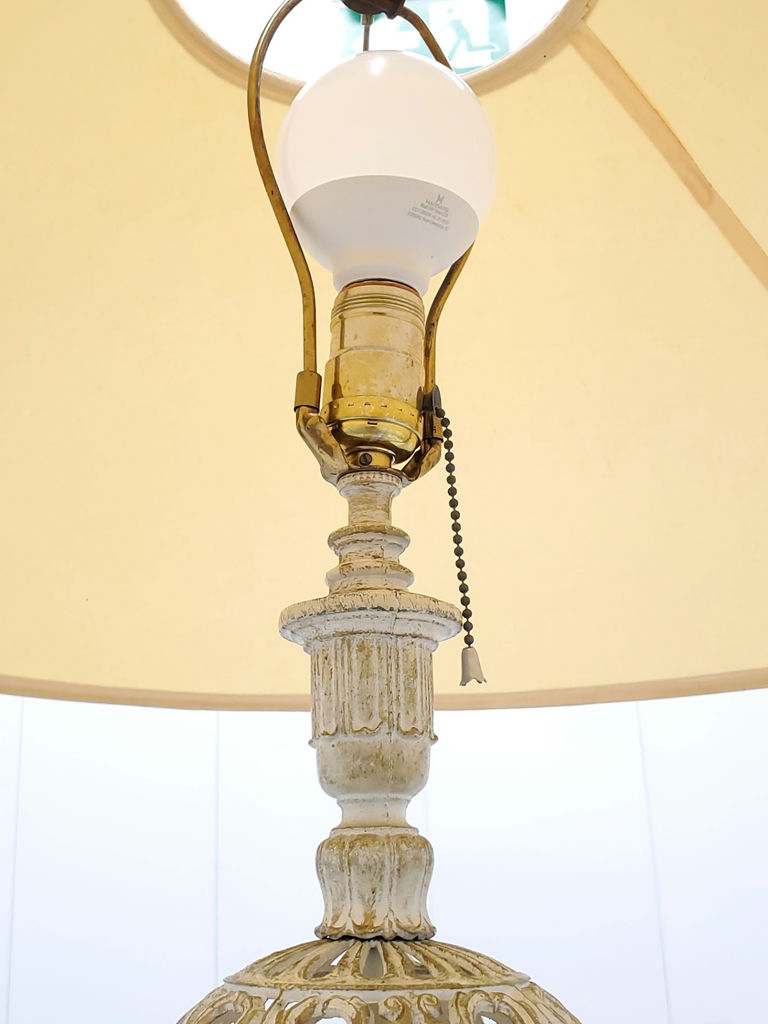 Vintage Hollywood Regency Filigree Off White Metal Table Lamp - image 7 of 11