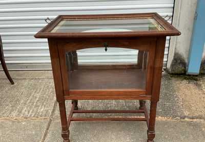 Display Table With Top Tray - Image 1 of 9