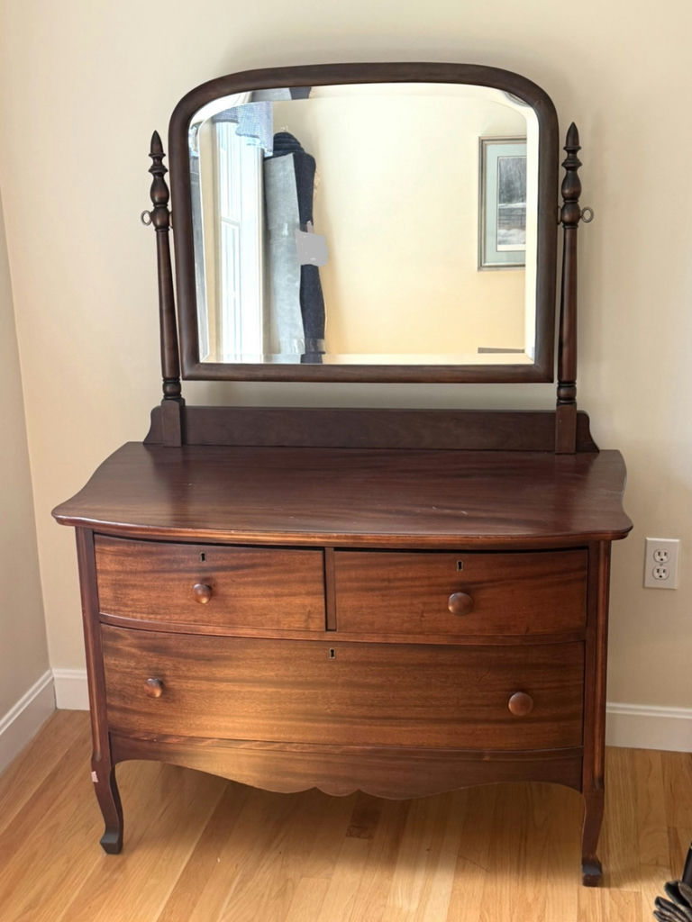 Antique Victorian Style Mahogany Bow-Front 3-Drawer Chest & Tilting Arched Vanity Mirror - image 1 of 5