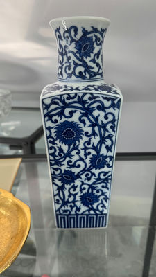 Blue porcelain vase - Image 1 of 4