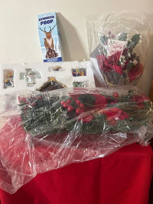 Christmas wreath with berries and accompanying festive bouquet and candy assortment - Image 1 of 4