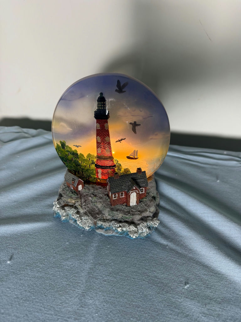Lighthouse-themed decorative miniatures and art - image 7 of 8