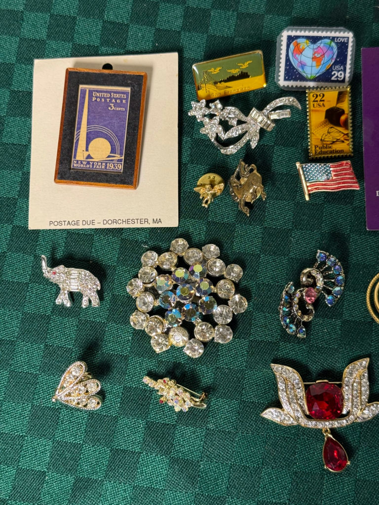 Assorted costume jewelry pins and brooches - image 2 of 3
