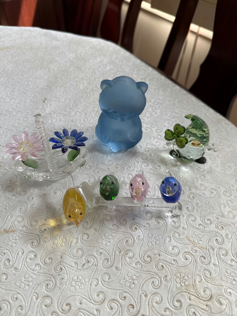Assorted decorative hanging ornaments - image 16 of 16