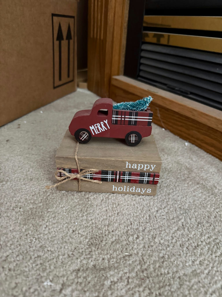 Assorted Christmas Holiday Centerpieces and Wreaths - image 8 of 8