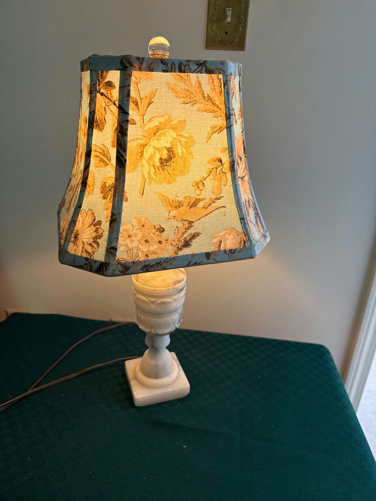 Marble-style table lamp with blue floral shade - image 6 of 7