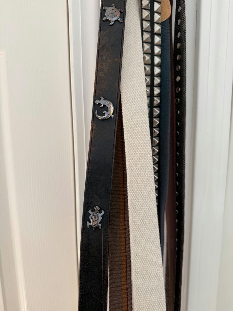 Assorted Belts, Buckles, Button Covers, and Tie Clips - image 4 of 10