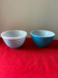 Set of floral-bordered Pyrex mixing bowls - thumbnail 6 of 7
