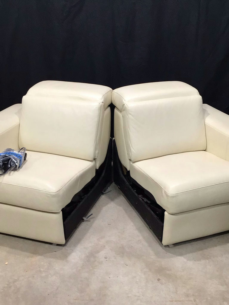 Jaymar Leather Power Reclining Loveseat - image 8 of 12