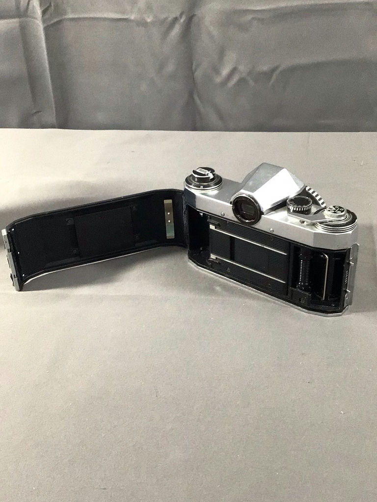 Praktica & Yashica Vintage Film Cameras  - image 10 of 24