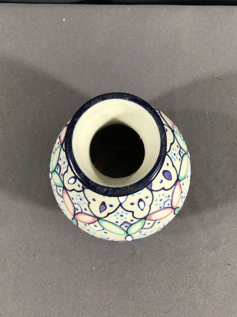 Latin American Pottery - image 6 of 13
