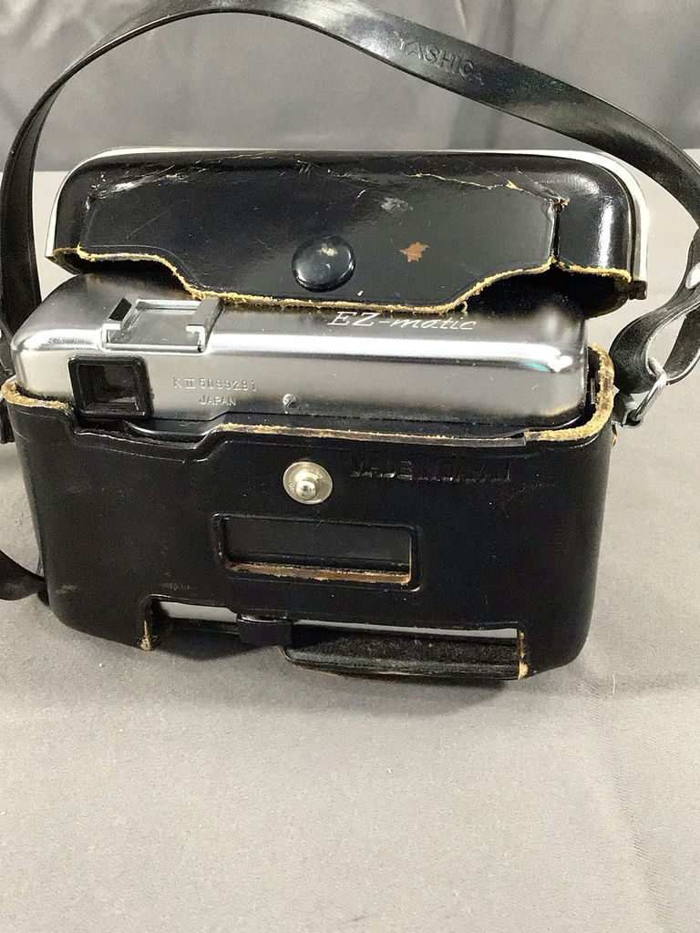 Praktica & Yashica Vintage Film Cameras - image 13 of 24
