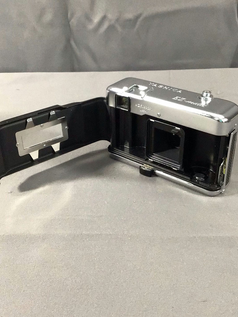 Praktica & Yashica Vintage Film Cameras  - image 17 of 24