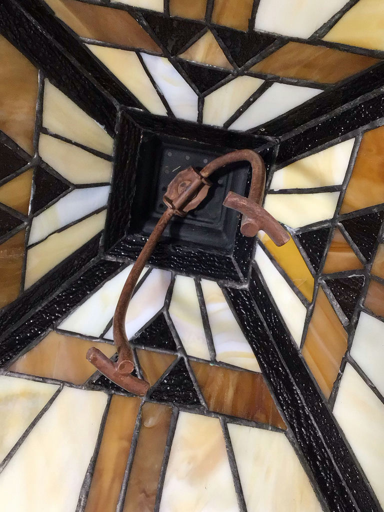 MCM Craftsman Style Decor - image 11 of 21