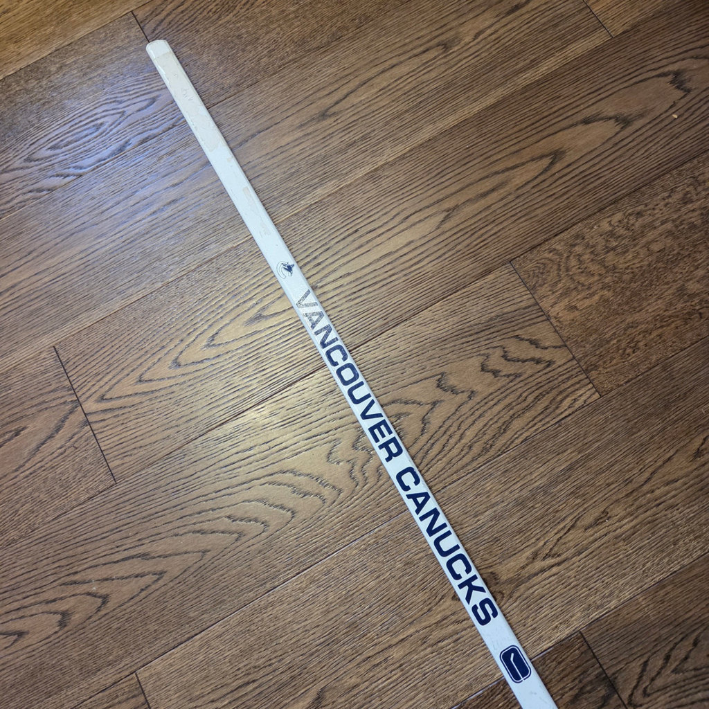 Brendan Morrison Signed Hockey Stick - image 3 of 3