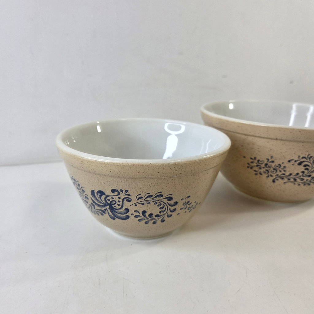 Vintage Pyrex - image 2 of 4