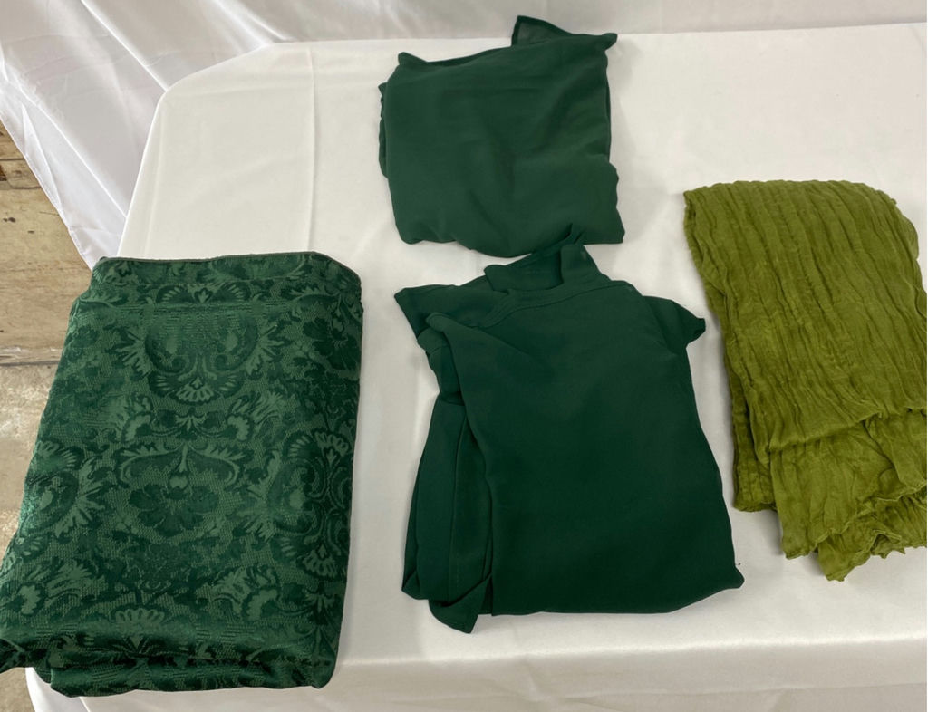 Table Cloths and Napkins - image 8 of 8