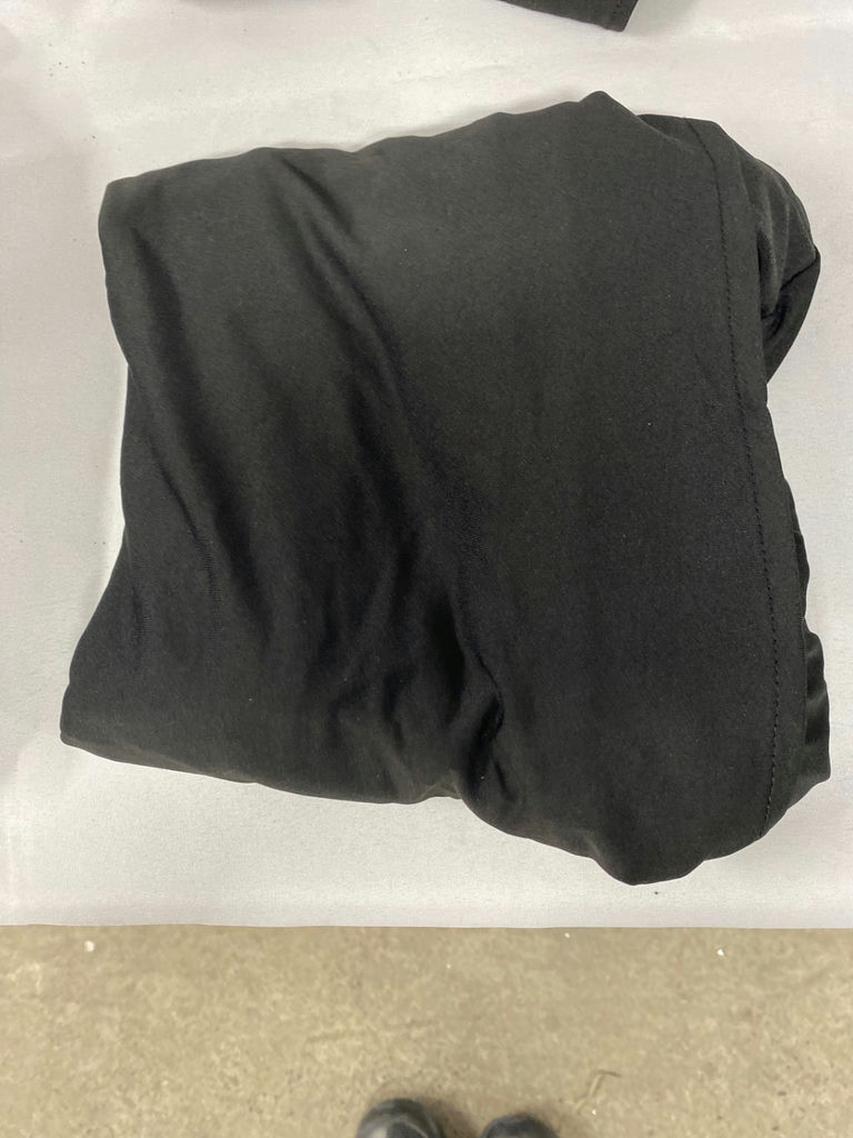 17 Black Pub table Covers - image 4 of 5