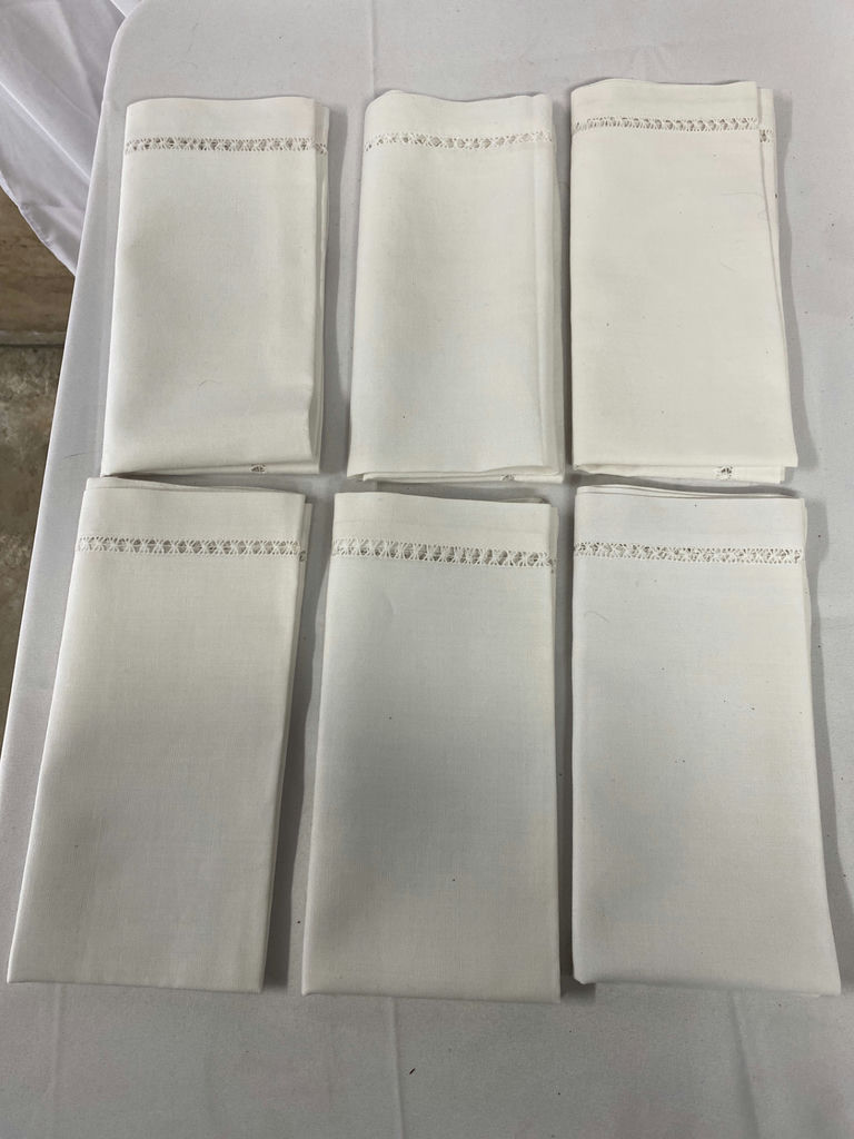Formal and Vintage Linen Napkins and Tablecloths  - image 4 of 9