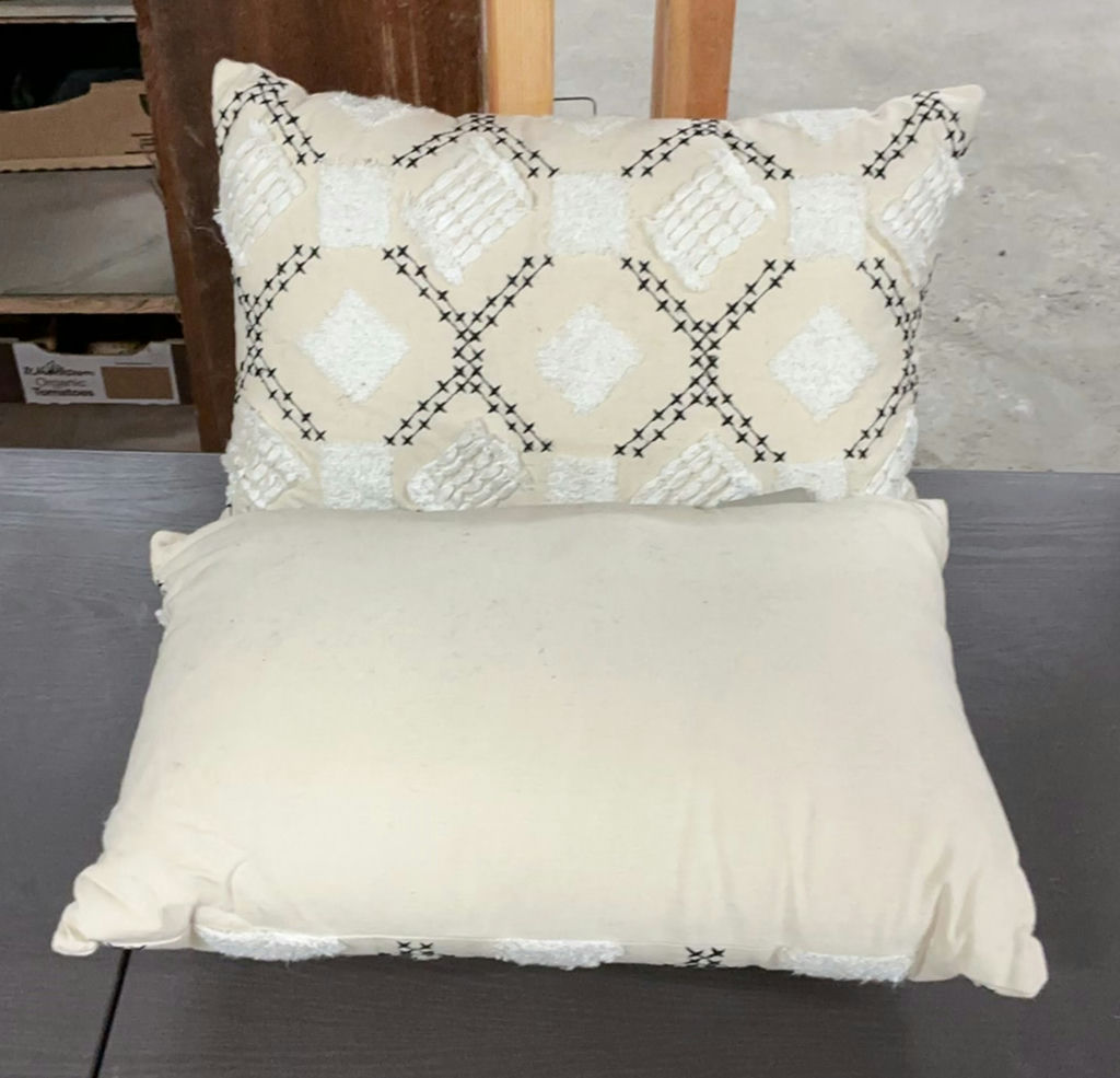 Cream And Black Throw Pillows And Throw Blankets - image 5 of 6