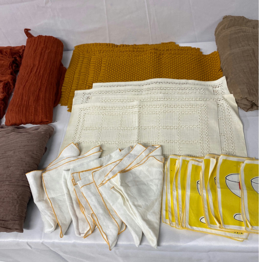 Napkins, Placemats and Tablecloths - image 7 of 8