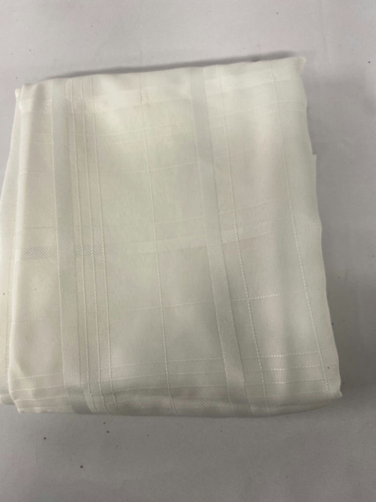 Formal and Vintage Linen Napkins and Tablecloths - image 8 of 9