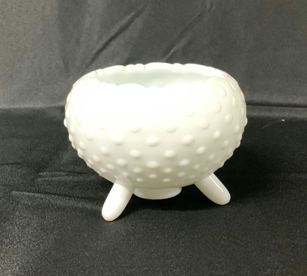Milk Glass Collection - image 11 of 17