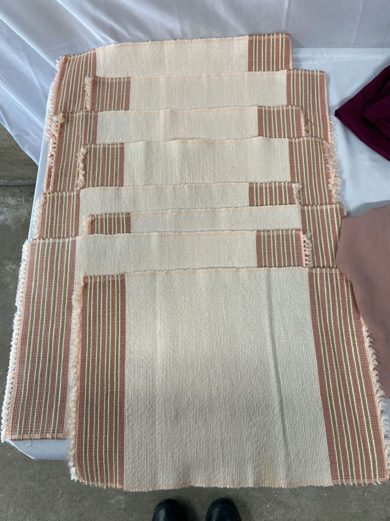 Placemats, Tablecloths and Napkins - image 2 of 5