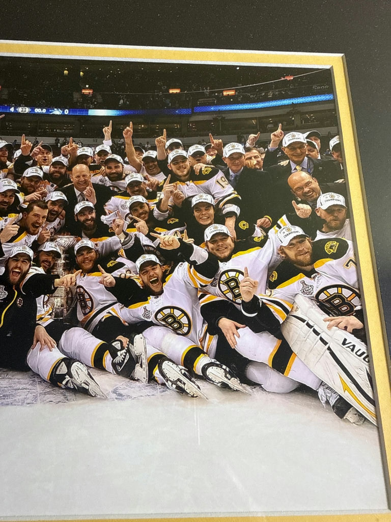 Framed group photo Bruins hockey team celebrating - image 2 of 3