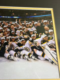 Framed group photo Bruins hockey team celebrating - thumbnail 2 of 3