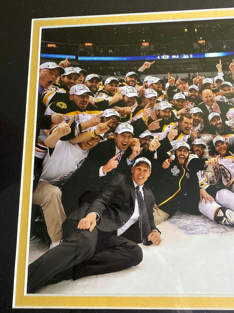 Framed group photo Bruins hockey team celebrating - image 3 of 3