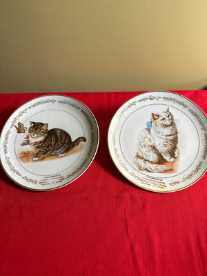 Cat-themed decorative plates - Image 1 of 4